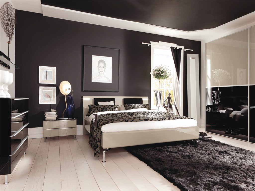 Classy bedroom decoration