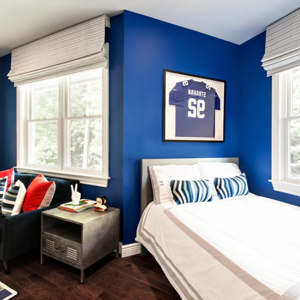 Royal blue bedroom design 